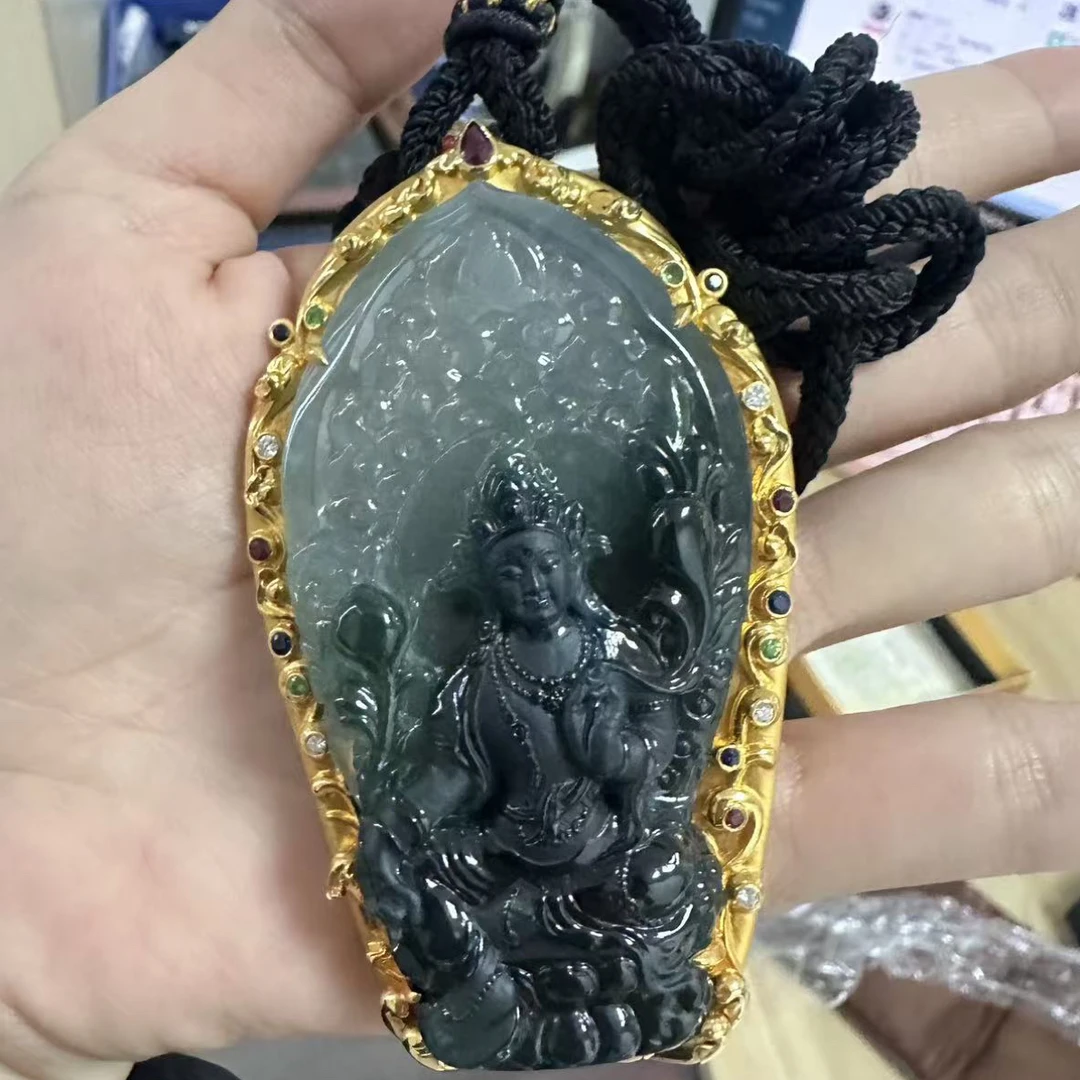 18k金镶嵌翡翠观音