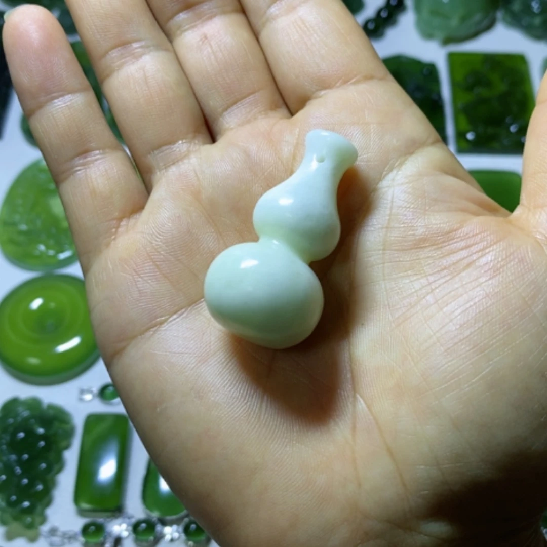 【闪购商品】未镶嵌蛇纹石玉颈饰