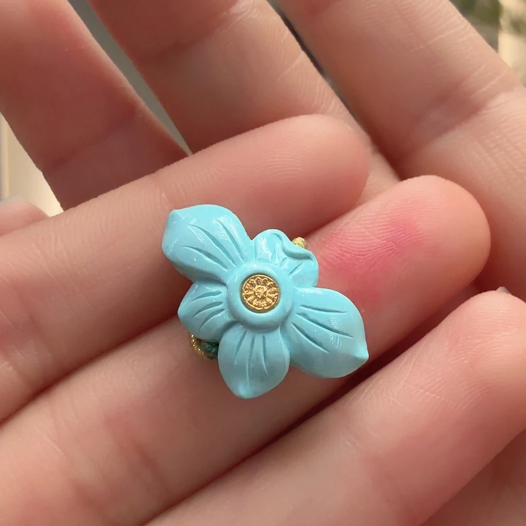 绿松石未镶嵌颈饰