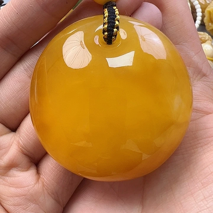 蜜蜡未镶嵌珠宝奇石