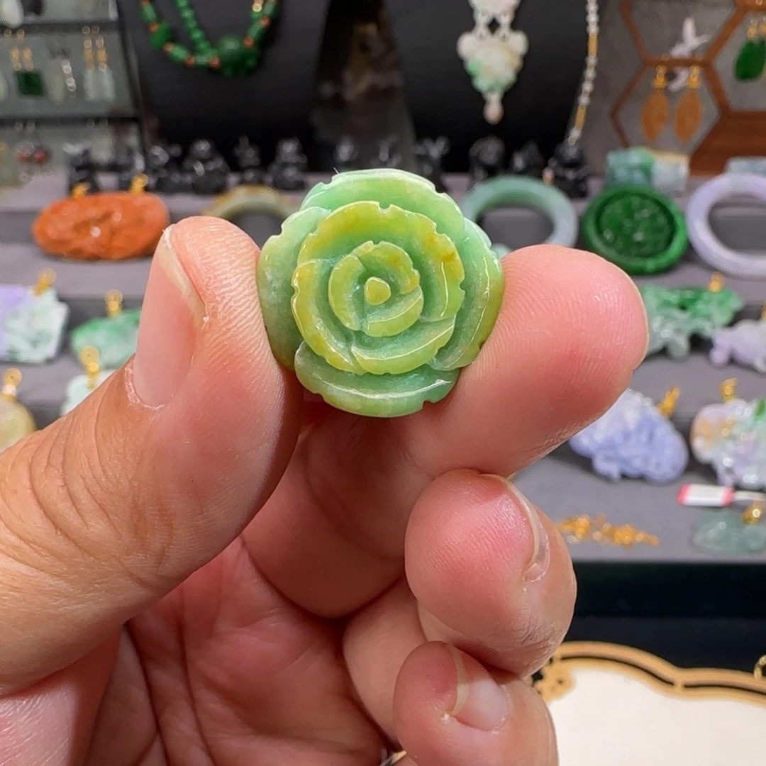 翡翠颈饰未镶嵌仿古