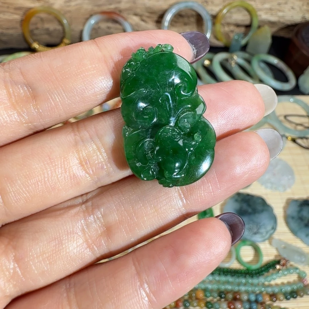 ****n翡翠未镶嵌颈饰老如意吊坠