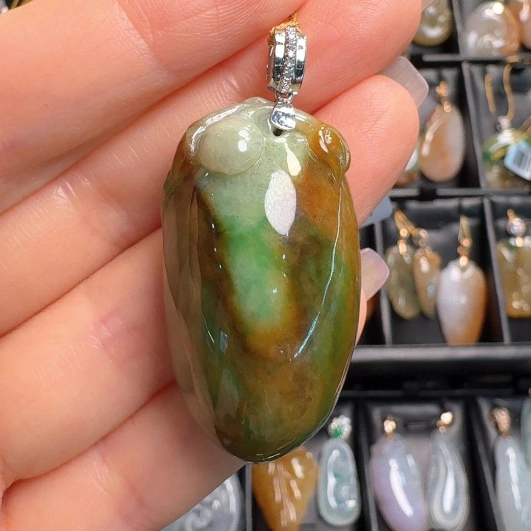 缅甸天然翡翠A货黄加绿福瓜吊坠裸石:40.6*21.9*14.7