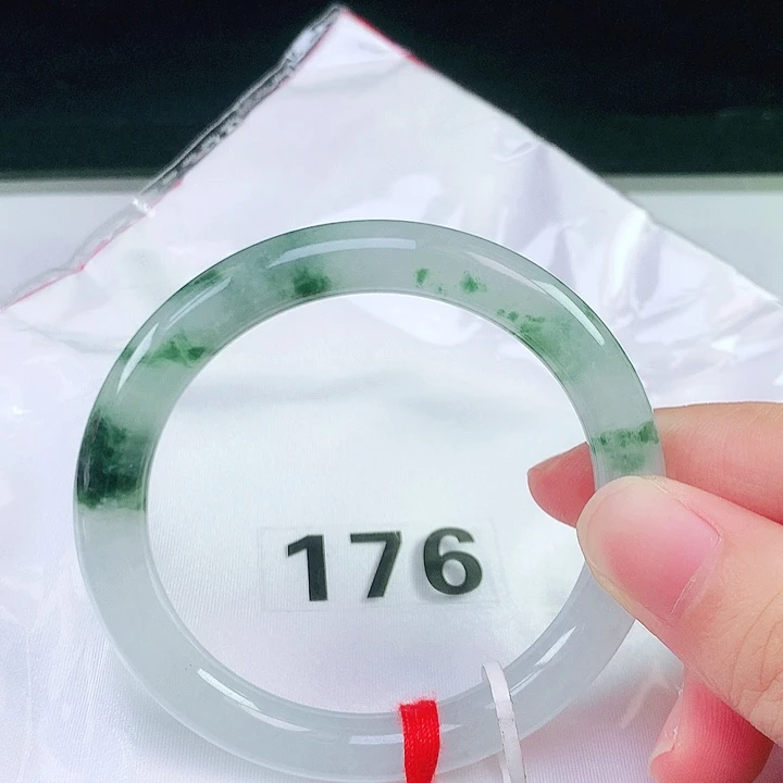 翡翠未镶嵌手镯（圆镯）翡翠手镯