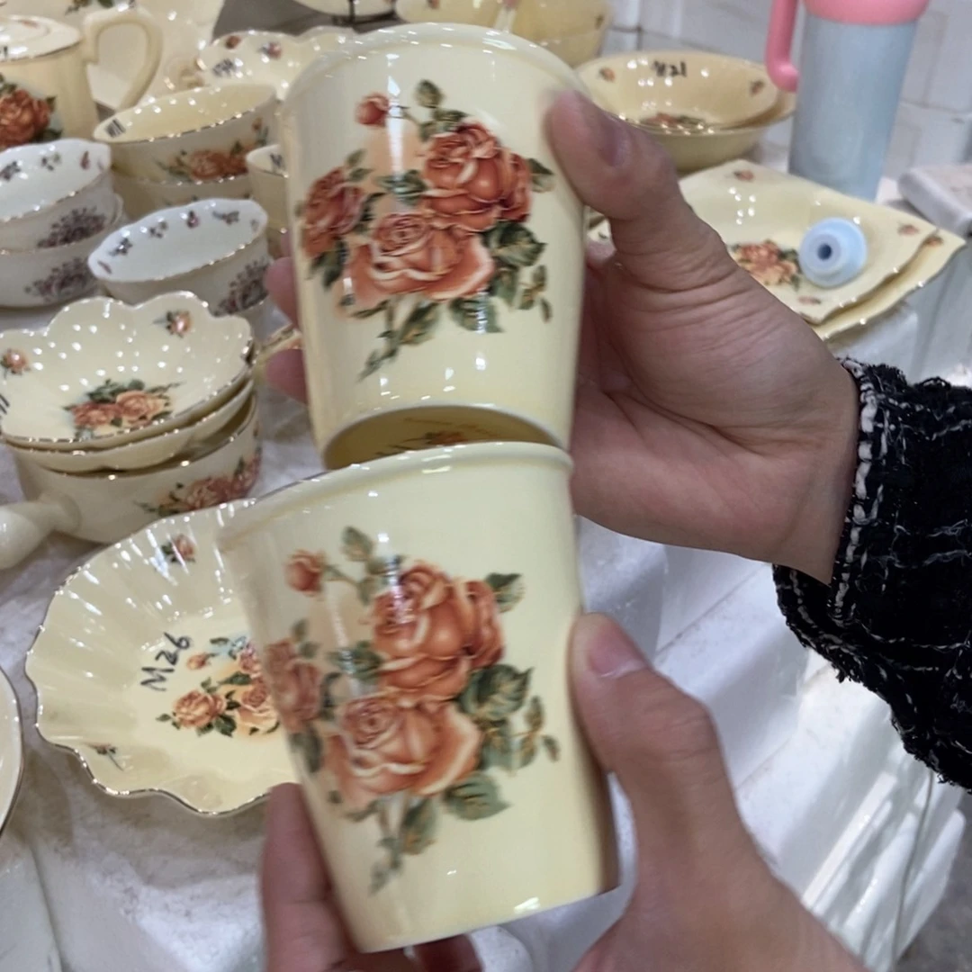 星博陶瓷………………。
