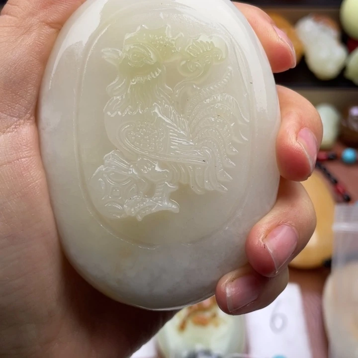 宋***磊石材天然古青石手把件