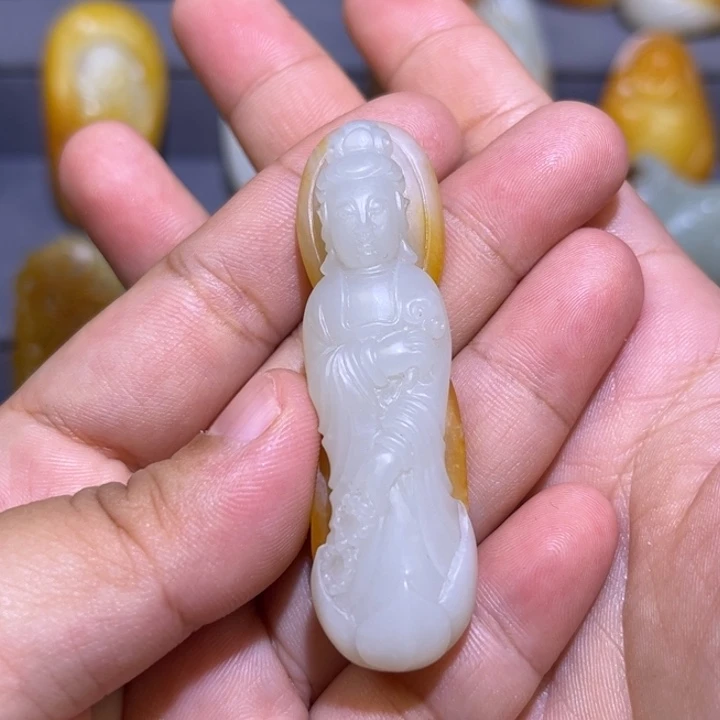 颈饰未镶嵌和田玉