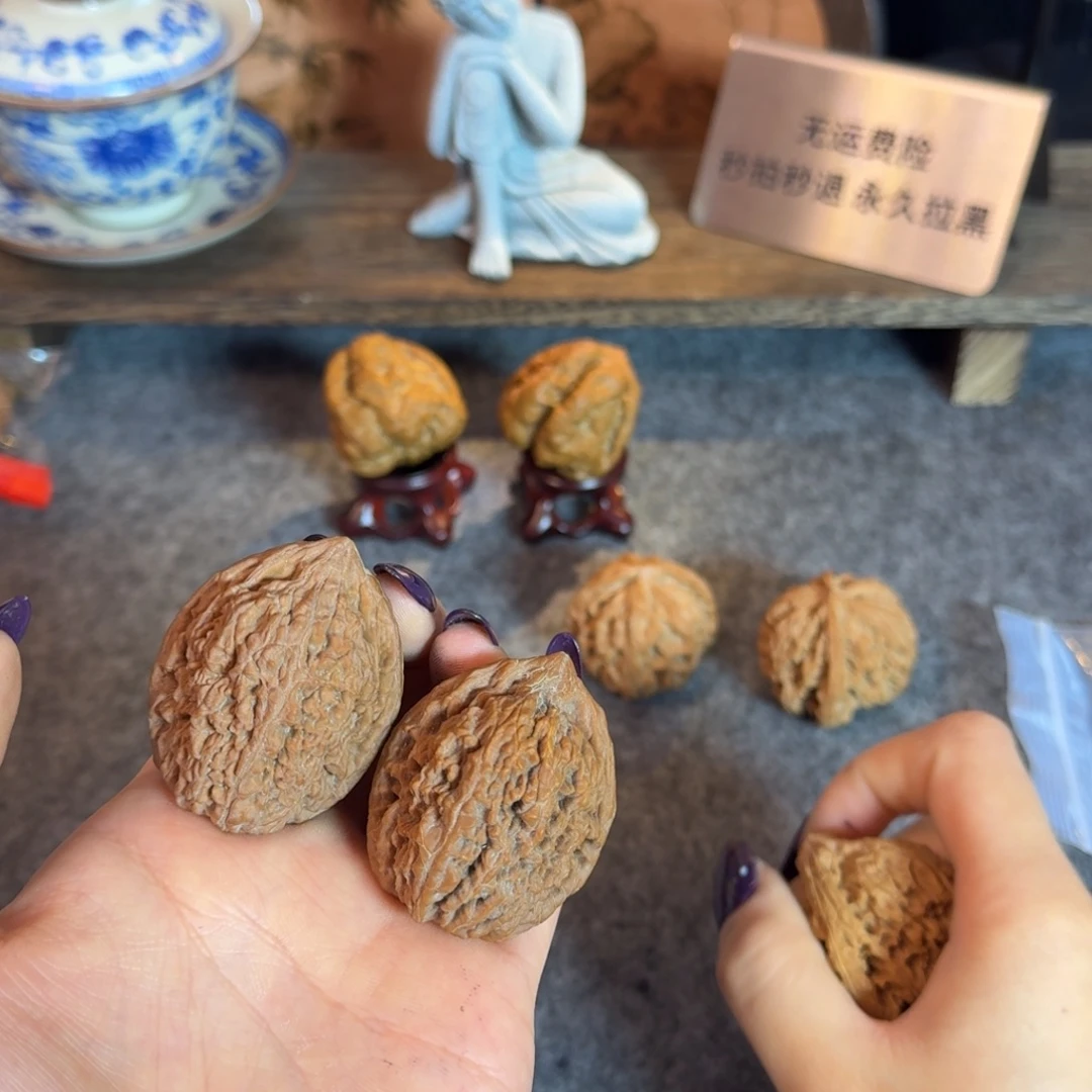 曦****37虚尖白茬大蒜头