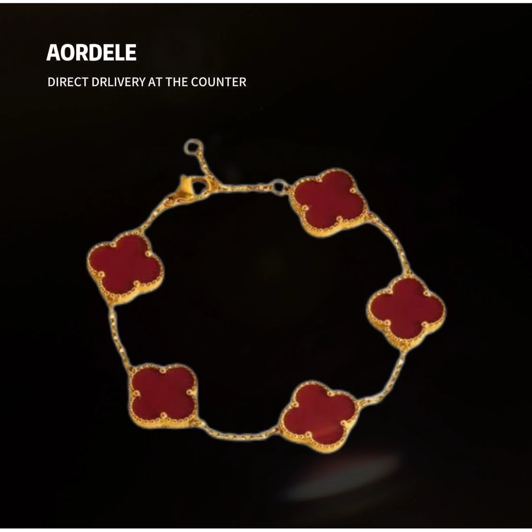 铜合金手链 红色四叶草手链轻奢（乘风）