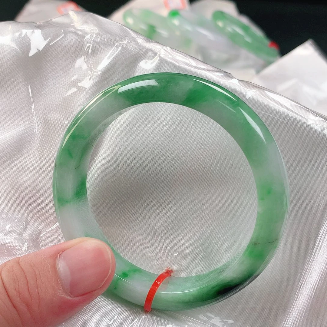 翡翠未镶嵌手镯831