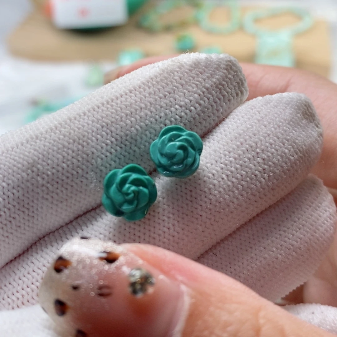 绿松石颈饰18K金镶嵌