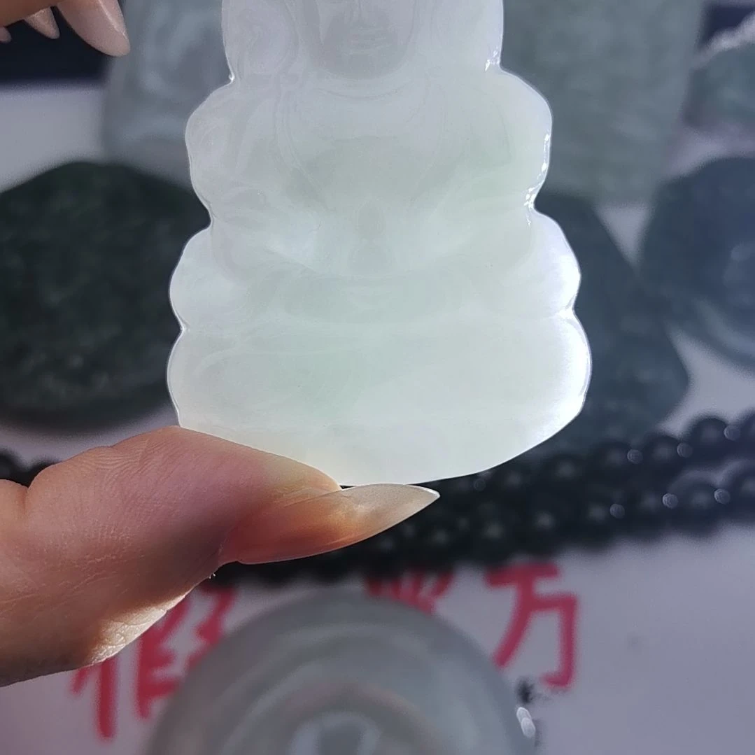 翡翠颈饰未镶嵌天然的A货翡翠多样性发货