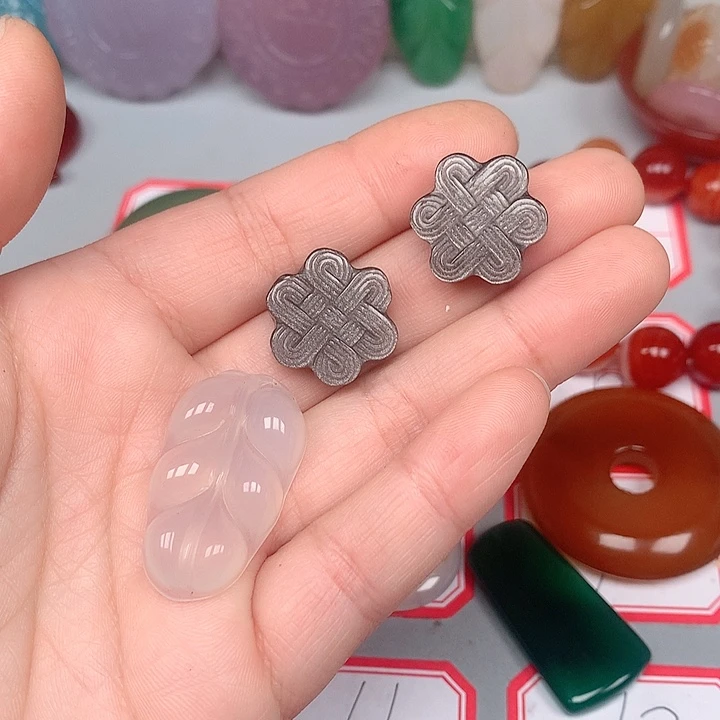 彬***g玛瑙/玉髓未镶嵌颈饰