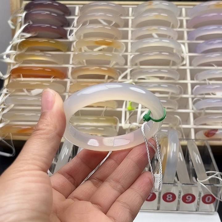 玛瑙/玉髓手镯未镶嵌38