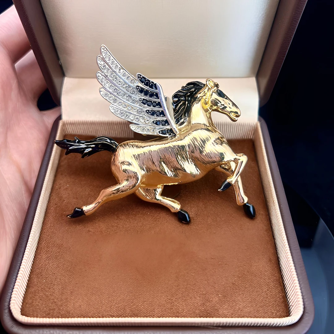 铜合金锆石胸针 复古设计师中古古董飞马镶嵌重工胸针