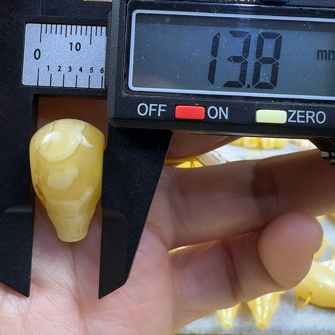 服***不裸石蜜蜡未镶嵌31
