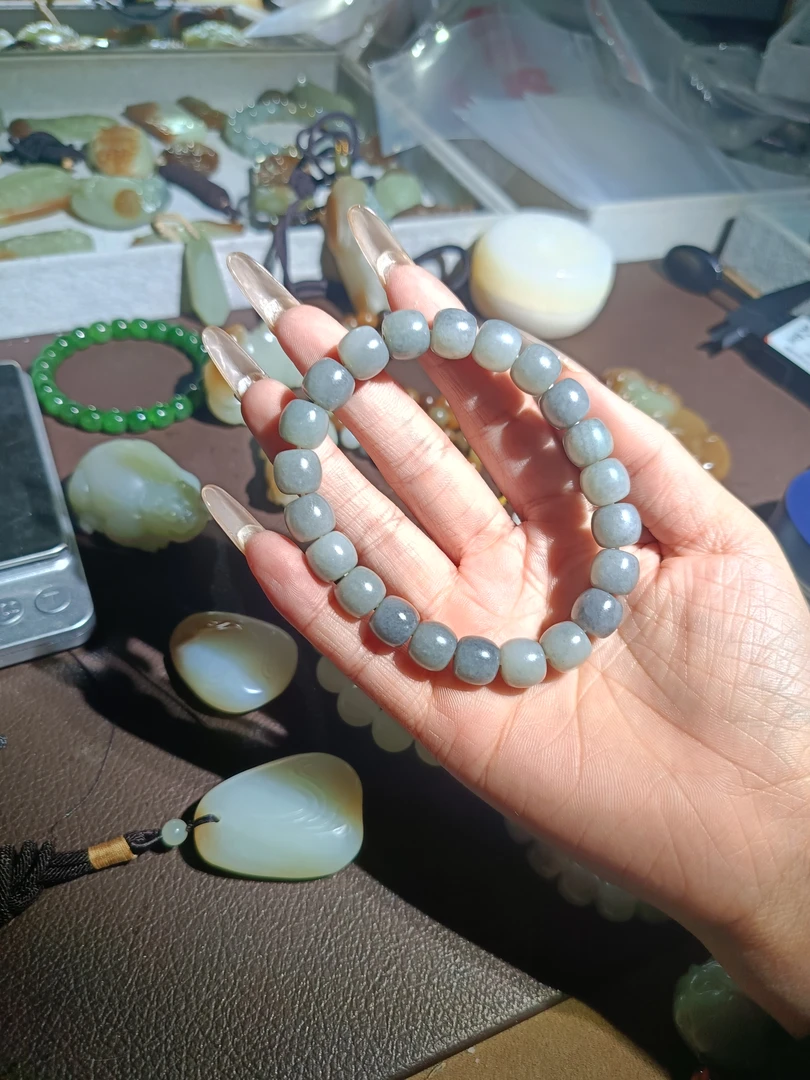 新疆和田玉且末料貔貅