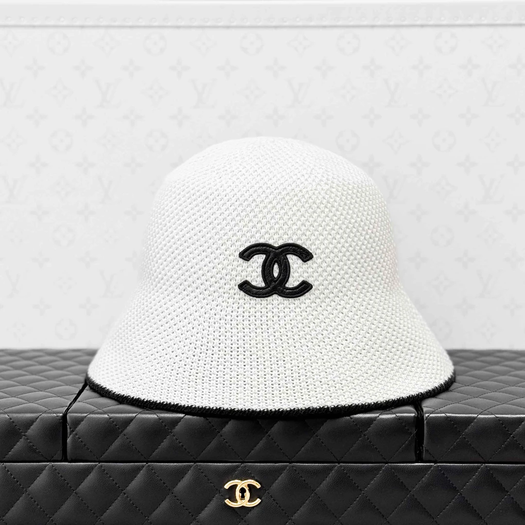 99新 Chanel/香奈儿 白色拼黑色边 双C 编织 渔夫帽