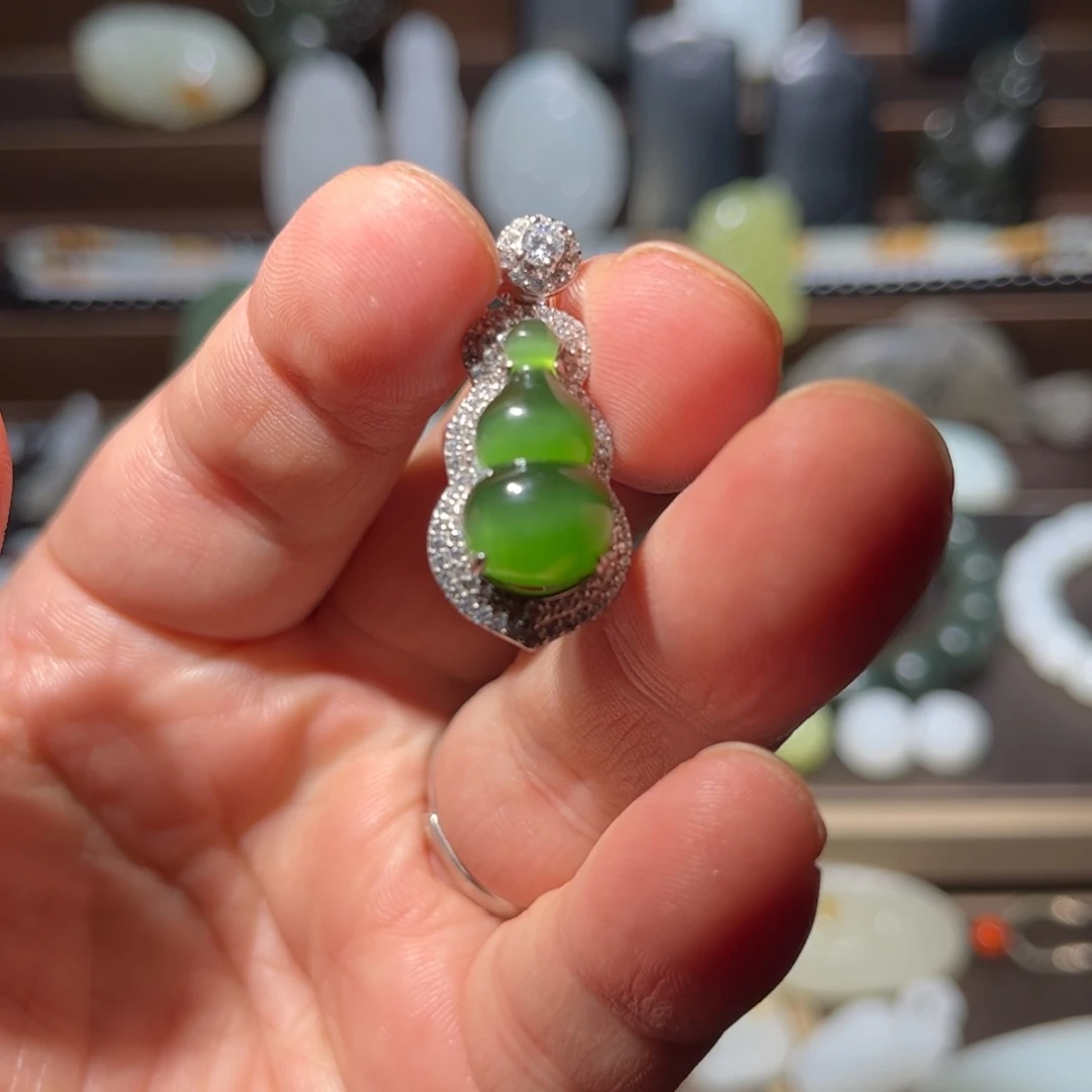 和田玉未镶嵌颈饰冲**l