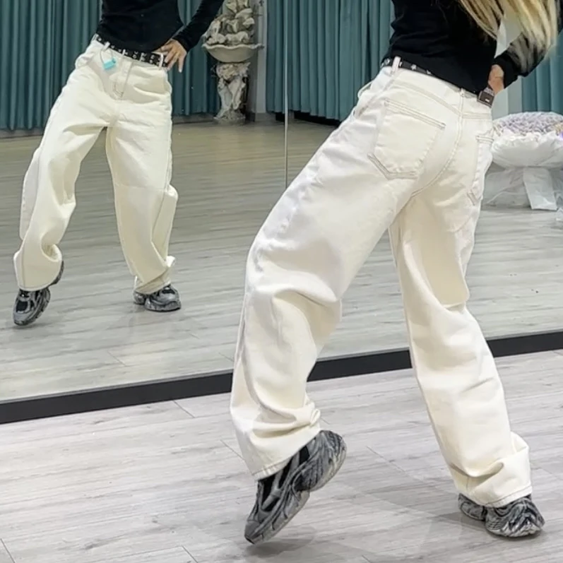 春秋爆款牛仔裤女复古街头杏色深蓝防掉色高腰显瘦时尚弯刀裤潮流