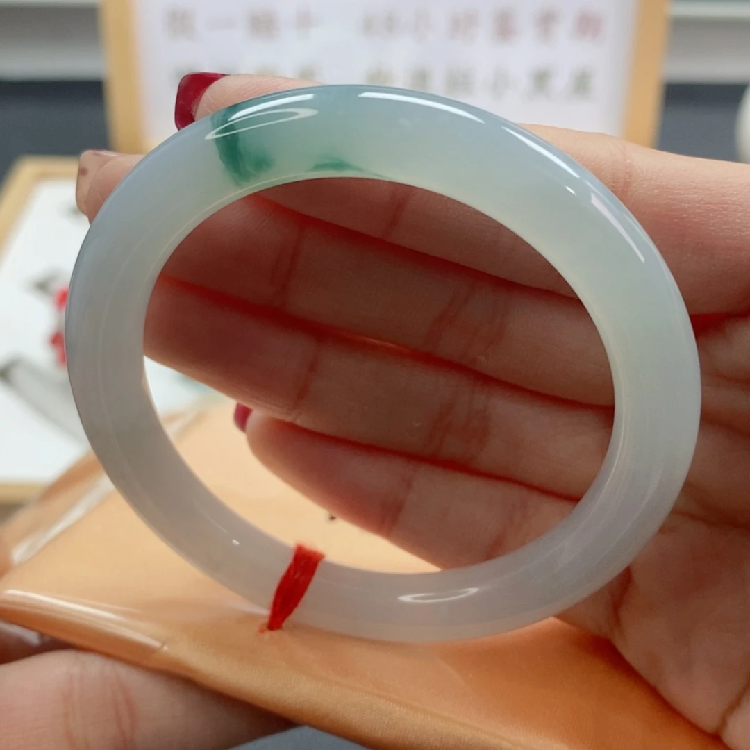 翡翠手镯未镶嵌天然A货翡翠手镯