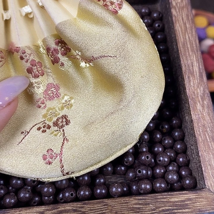 0.6固元香瑕疵珠打底200颗