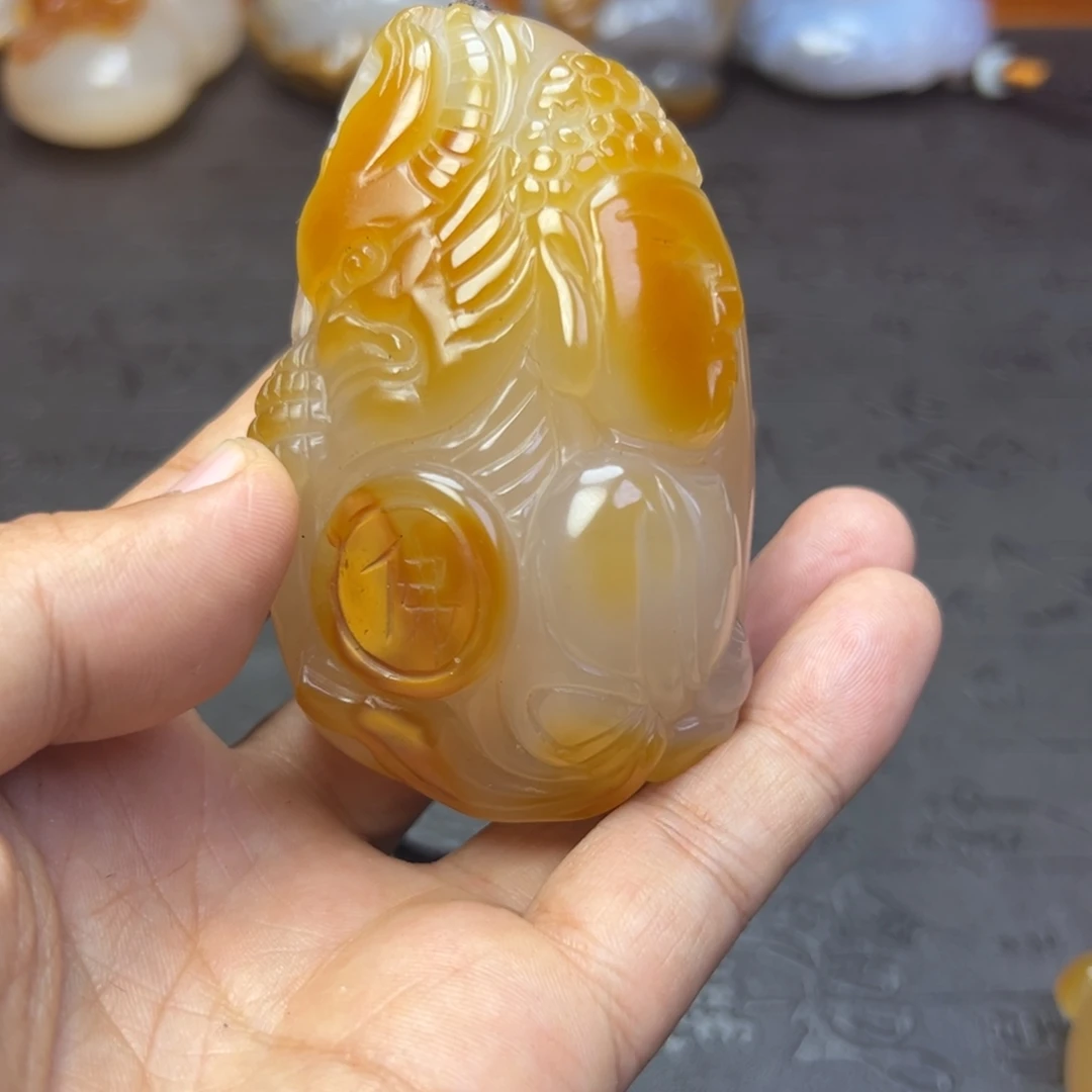 鱼***飞未镶嵌时尚潮流手把件吊坠玛瑙/玉髓