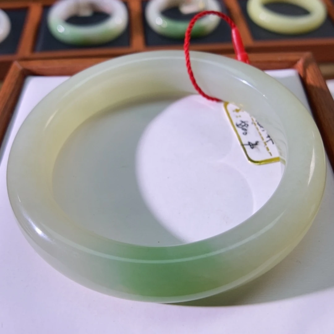 【闪购商品】未镶嵌手镯和田玉（翠青玉）