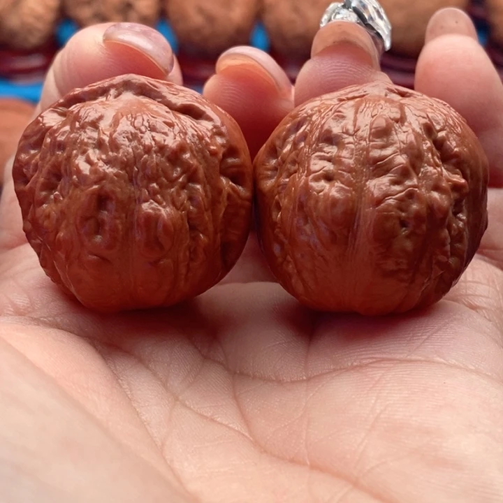 核桃精品文玩核桃手捻锦鲤