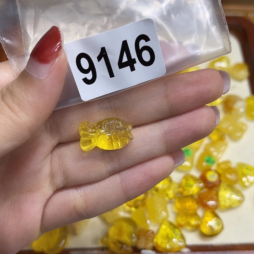 琥珀未镶嵌珠宝奇石