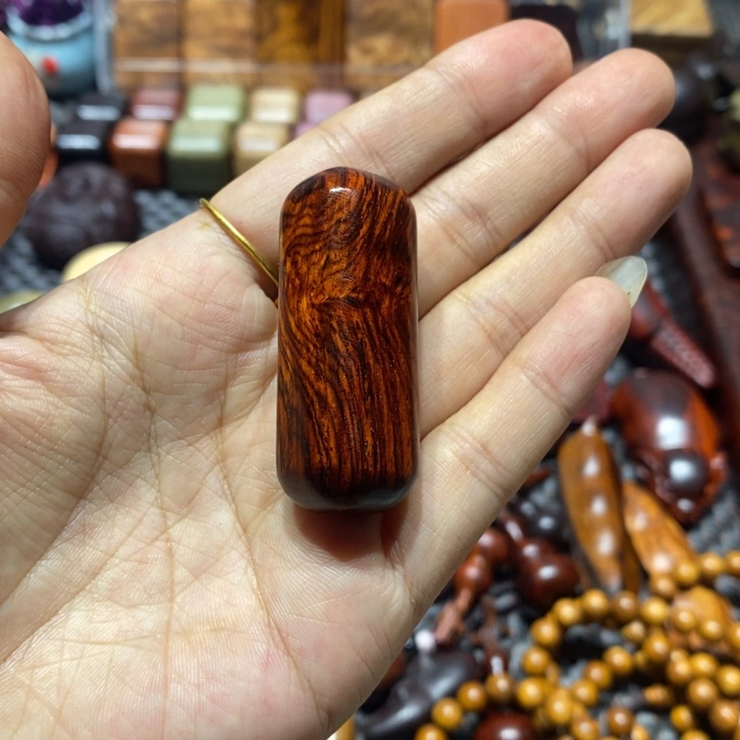 南***柯交趾黄檀（大红酸枝）木