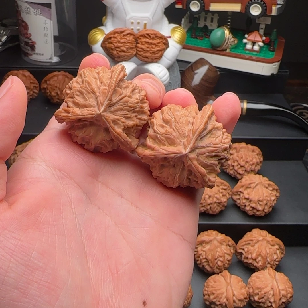 文玩核桃吊坠盘山三棱