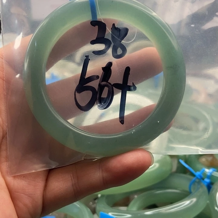 东陵石手镯未镶嵌