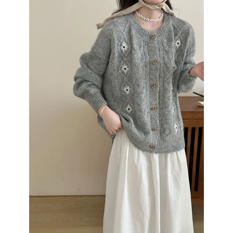 其它100%韩系甜美清新宽松绣花减龄开衫毛衣女圆领复古百搭麻花上