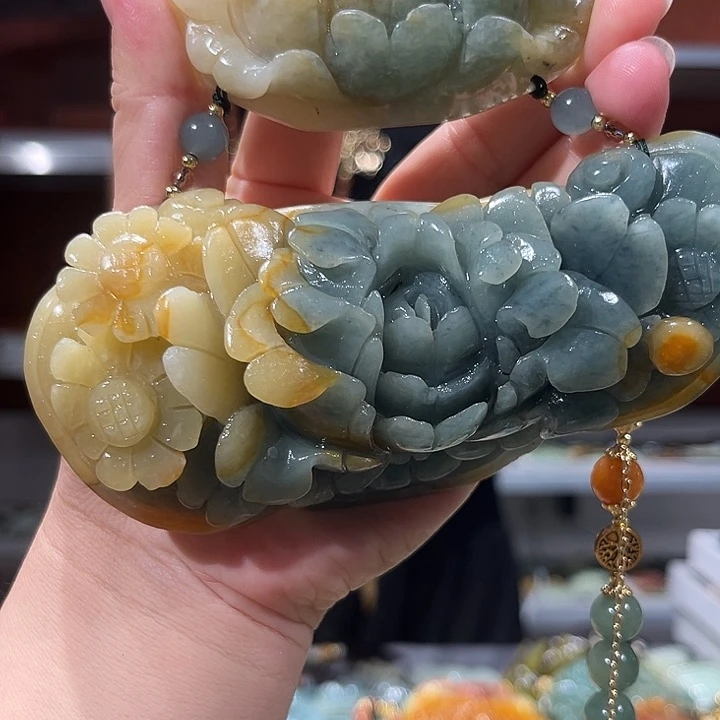 岫玉未镶嵌毛衣链其****！