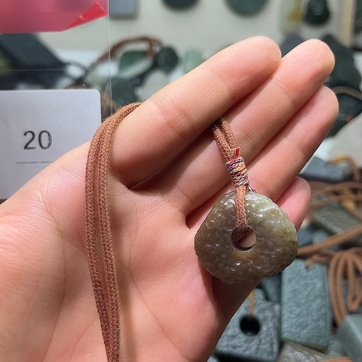 和田玉（糖玉）未镶嵌颈饰