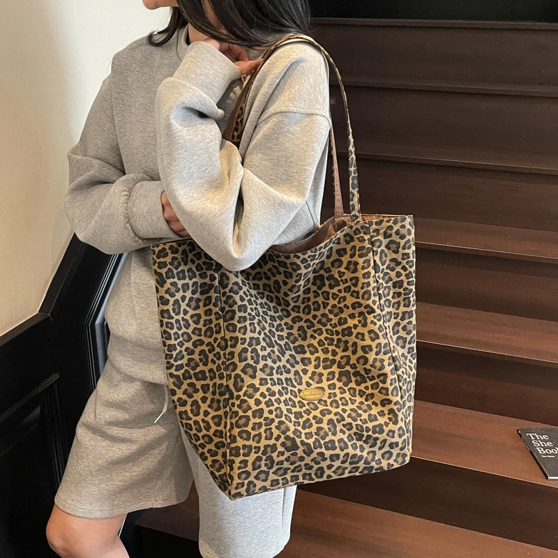 通勤豹纹帆布包包女2025春夏新款时尚学院风托特包休闲大容量布包