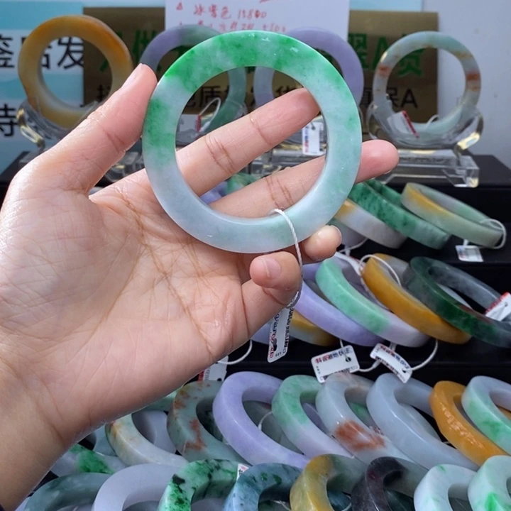 未镶嵌手镯定制翡翠