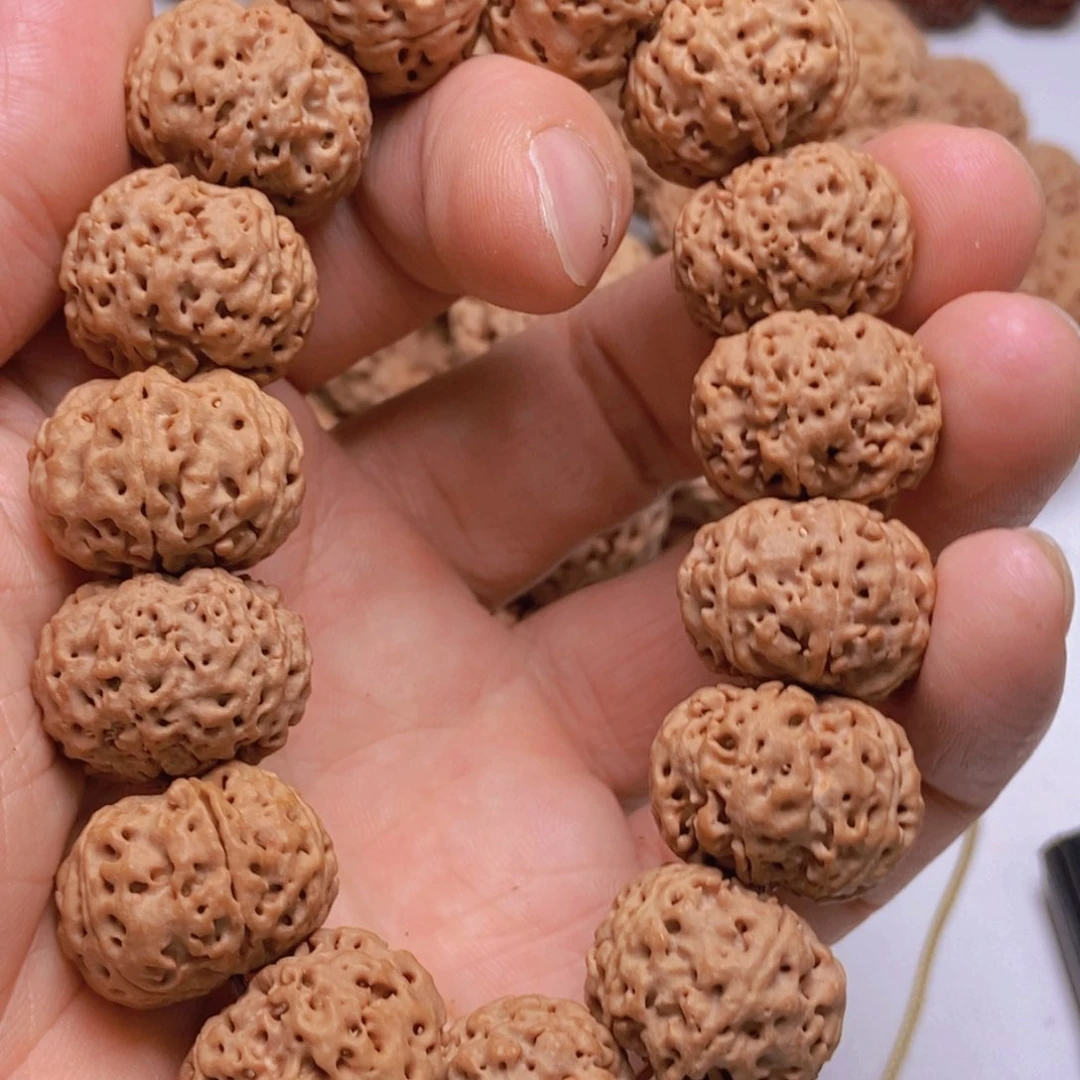 金刚菩提吊坠6瓣21飞碟蜂窝