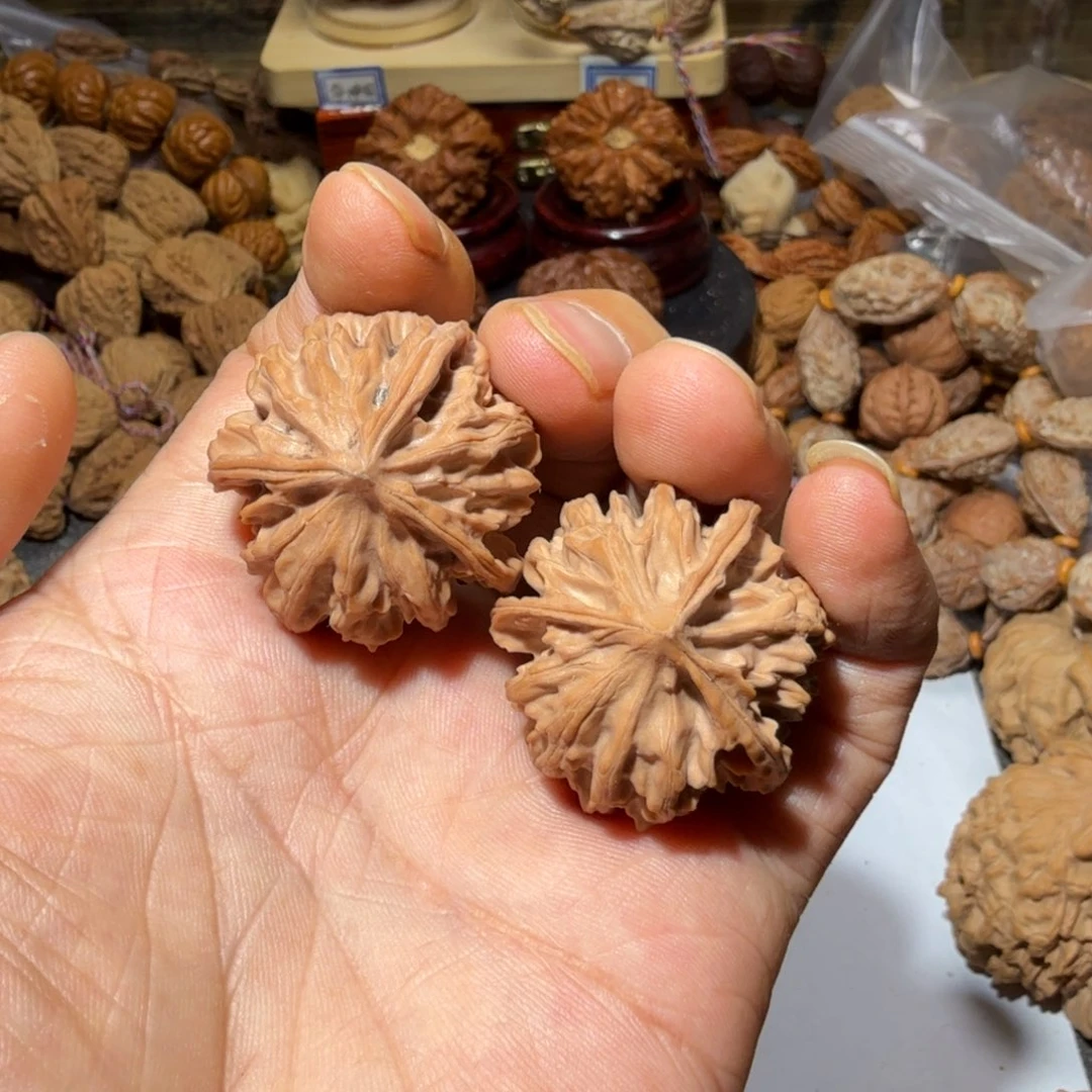 文玩核桃把件下***炮岐山三棱35