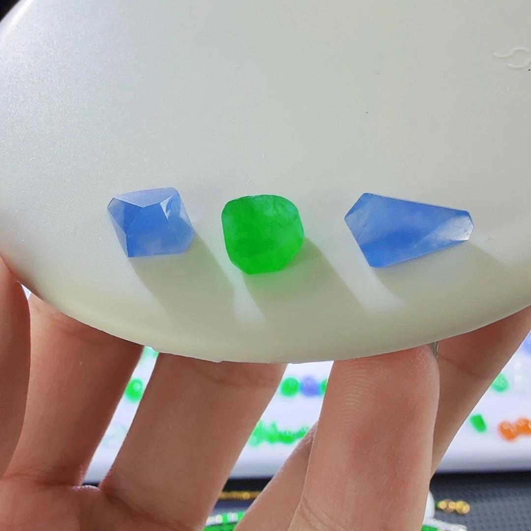 颈饰未镶嵌翡翠一套