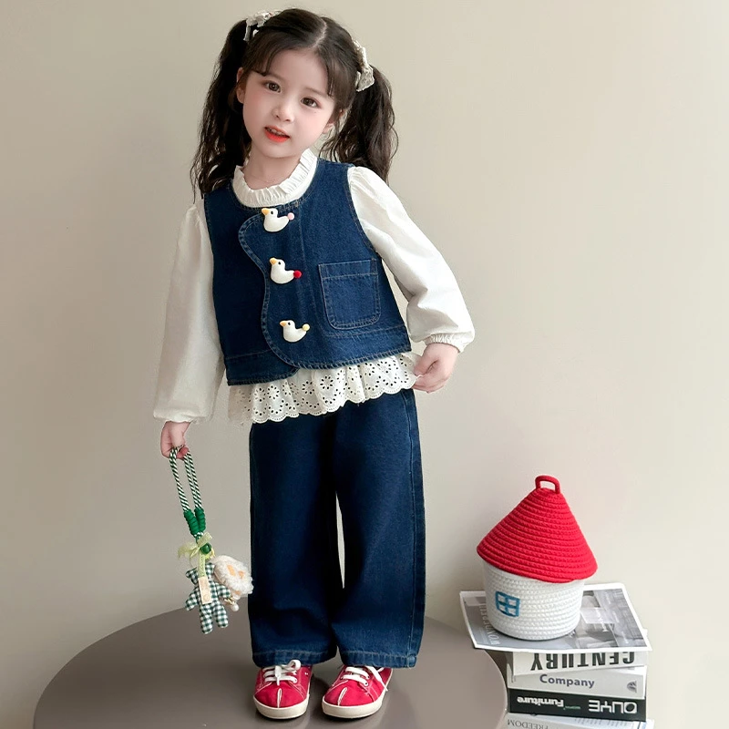 女小童春秋款长袖打底衫马甲三件套洋气2025新款小女孩牛仔裤套装