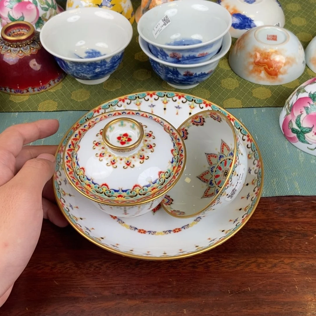陶瓷的的设计师是一个