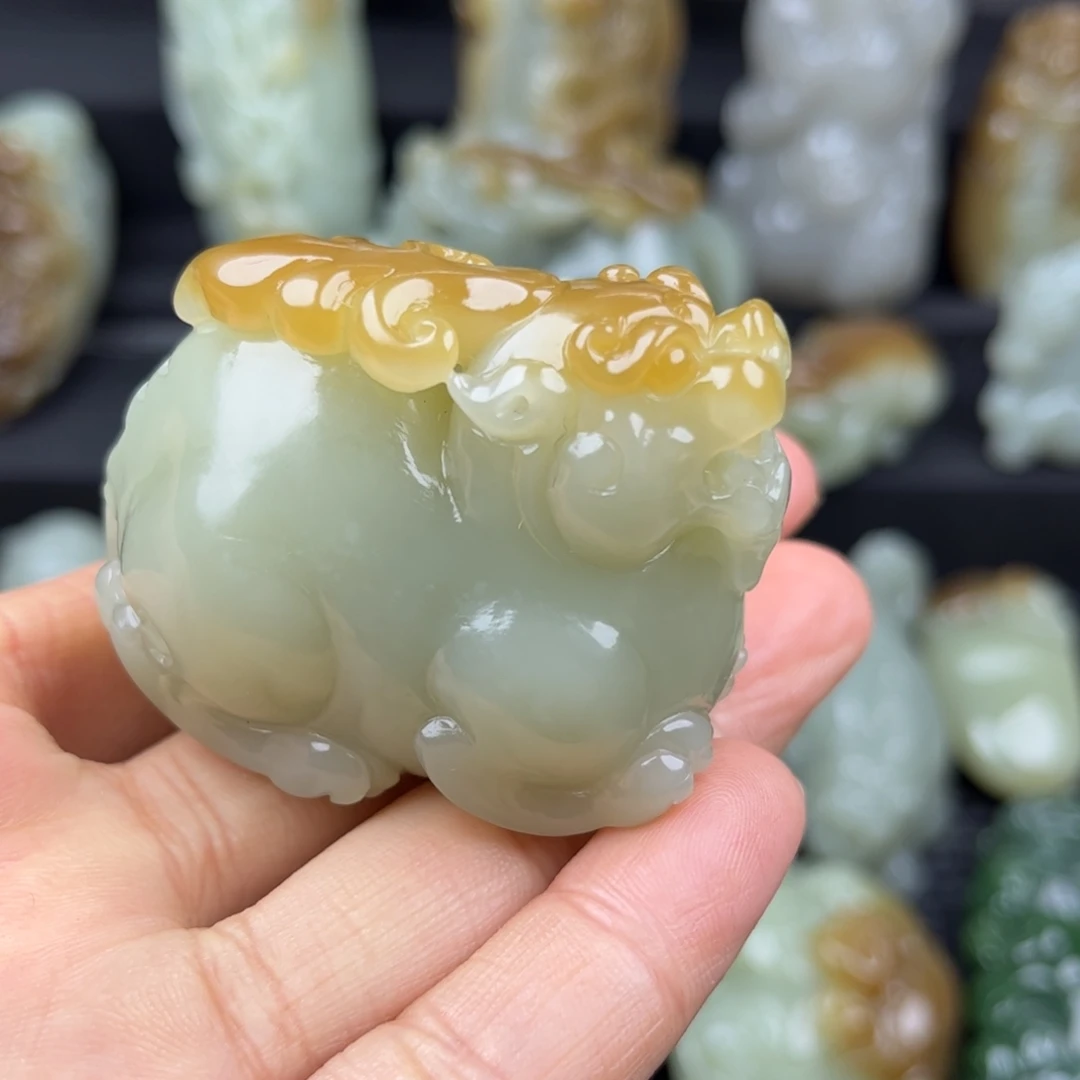 和田玉未镶嵌把件