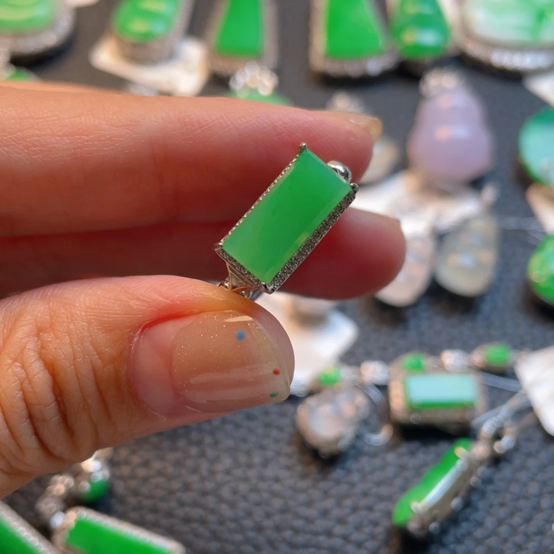 翡翠银S925镶嵌吊坠(不含链)云****戒指