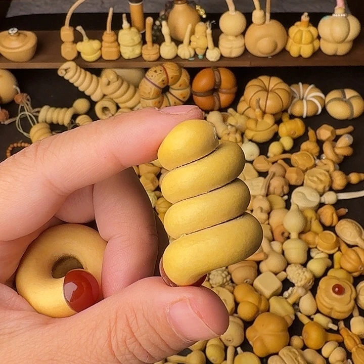 布***儿葫芦山是著名景山公园景洪