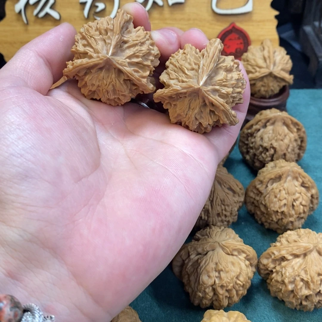 文玩核桃把件盘山三棱40全品