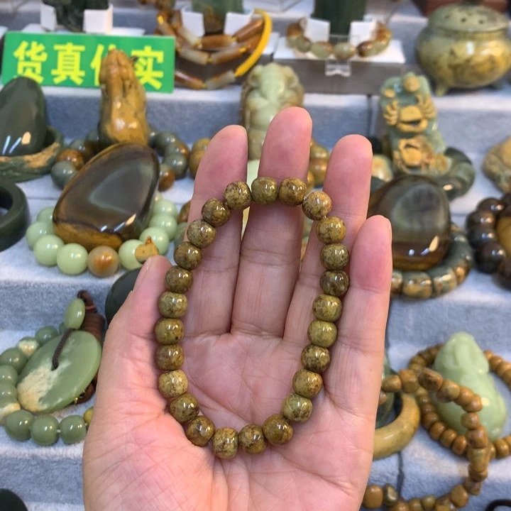 岫岩河磨玉（透闪石质玉）未镶嵌把件