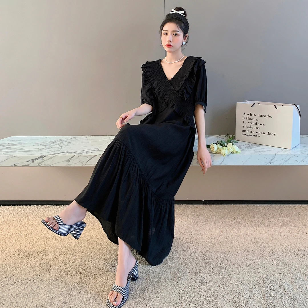 2025夏新款/木耳边褶皱感拼接显瘦气质V领短袖连衣裙女