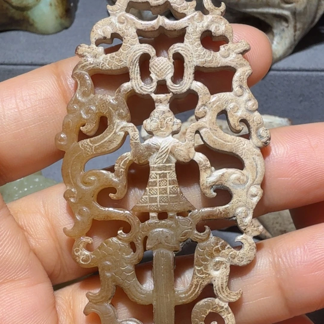 飞***哥和田玉未镶嵌挂件